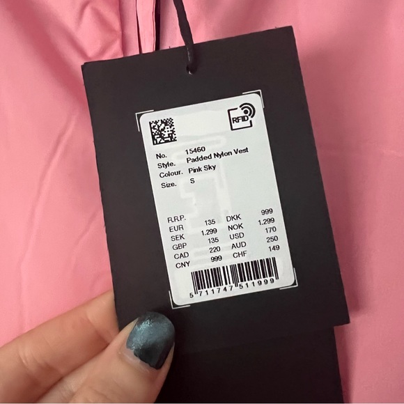 NWT Rains Padded Nylon Vest Pink Sky Small - Picture 8 of 11